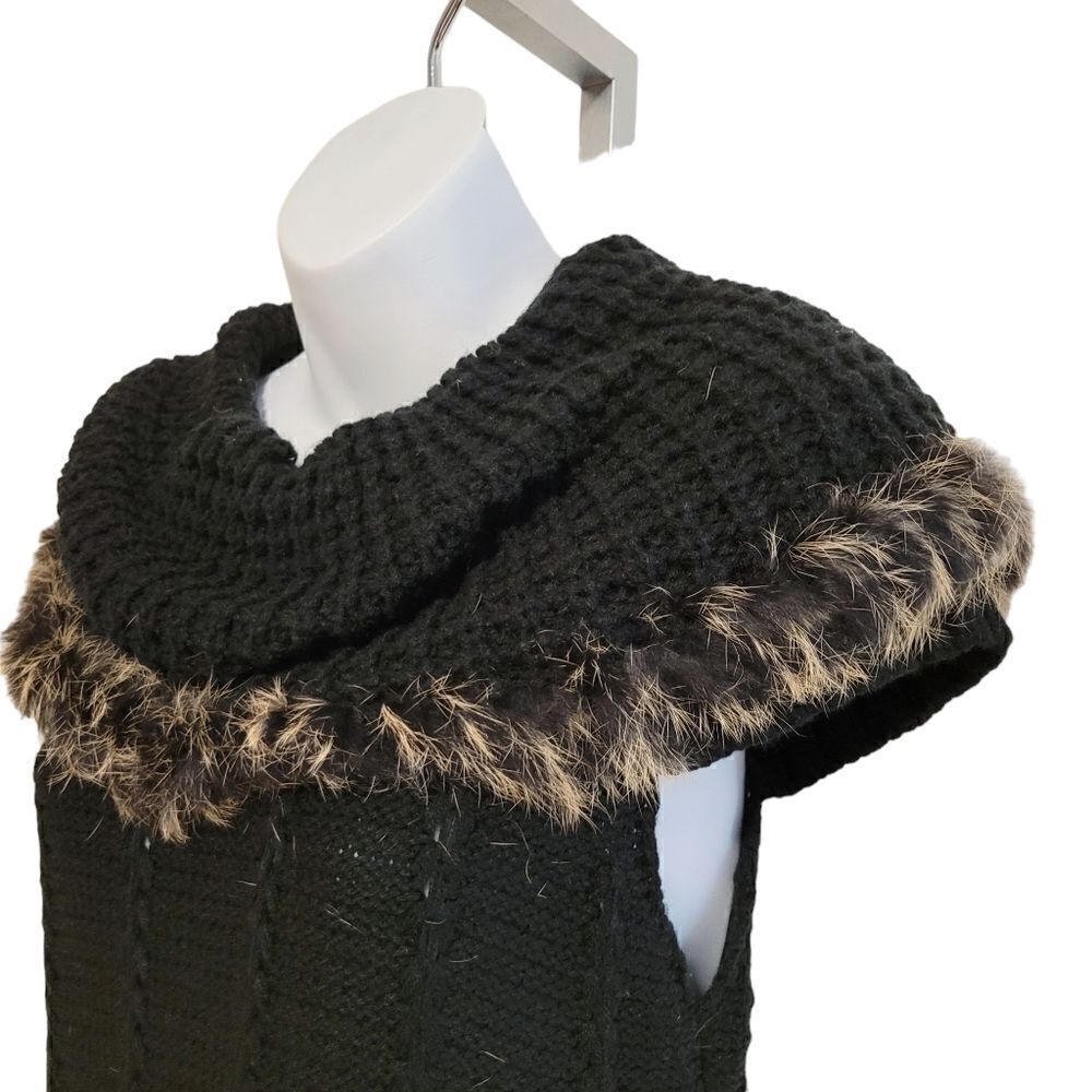 2/$20 Vintage Y2K Black Furry Sweater Top Size: Small - Picture 2 of 6